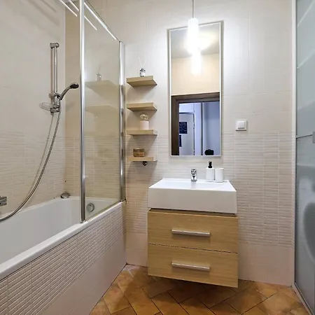 Apartment Urbannestgroup - Old Town - Freta 2 *